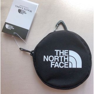 ザノースフェイス(THE NORTH FACE)の【新品】ザノースフェイス　カラビナ付き　コインケース　ミニポーチ(コインケース/小銭入れ)