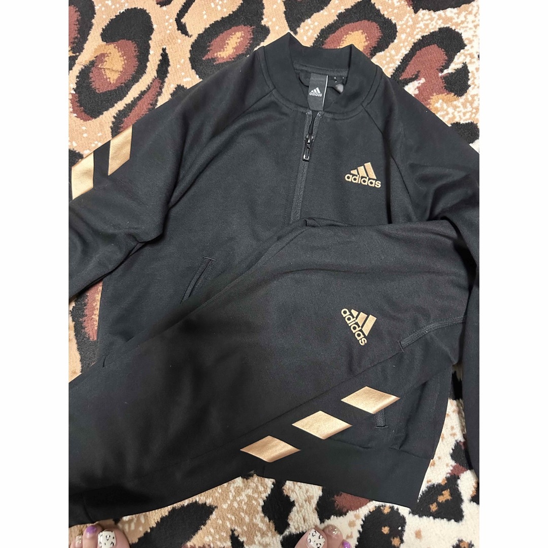 adidas(アディダス)のadidas セットアップジャージ　サイズ130 女の子 キッズ/ベビー/マタニティのキッズ服女の子用(90cm~)(ジャケット/上着)の商品写真