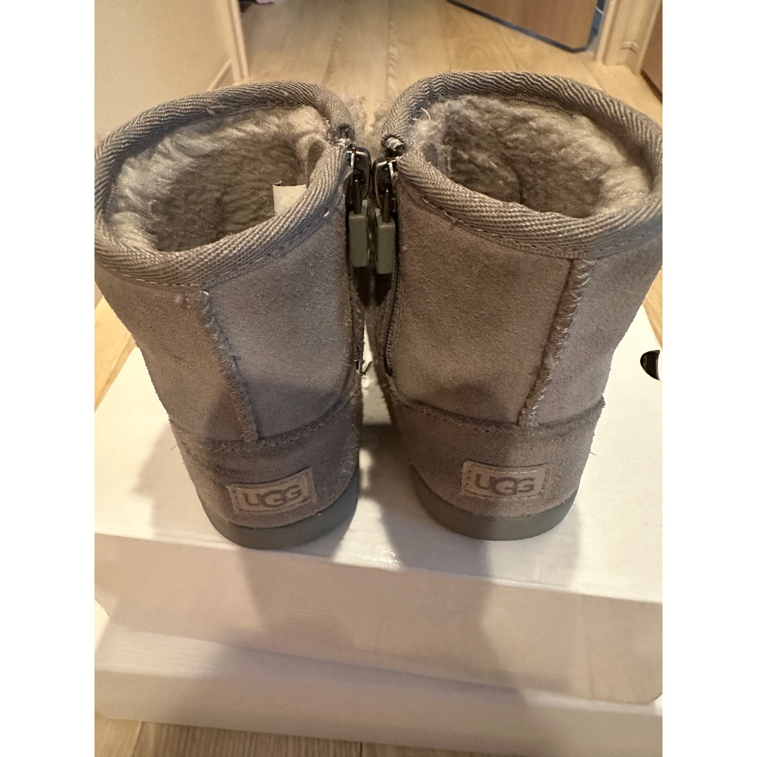 UGG(アグ)のUGG キッズ　ムートンブーツ　コアラ　16cm キッズ/ベビー/マタニティのキッズ靴/シューズ(15cm~)(ブーツ)の商品写真