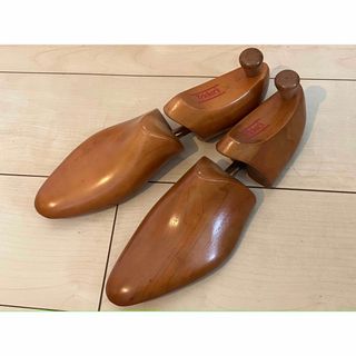 トリッカーズ／Tricker's シューズ ビジネスシューズ 靴 ビジネス メンズ 男性 男性用スエード スウェード レザー 革 本革 レッド 赤  M5633 Bourton バートン メダリオン ウイングチップ クレープソール グッドイヤーウェルト製法