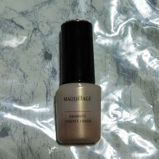 マキアージュ(MAQuillAGE)の（新品）マキアージュドラマティックエッセンスリキッド（オークル20）25ml(ファンデーション)