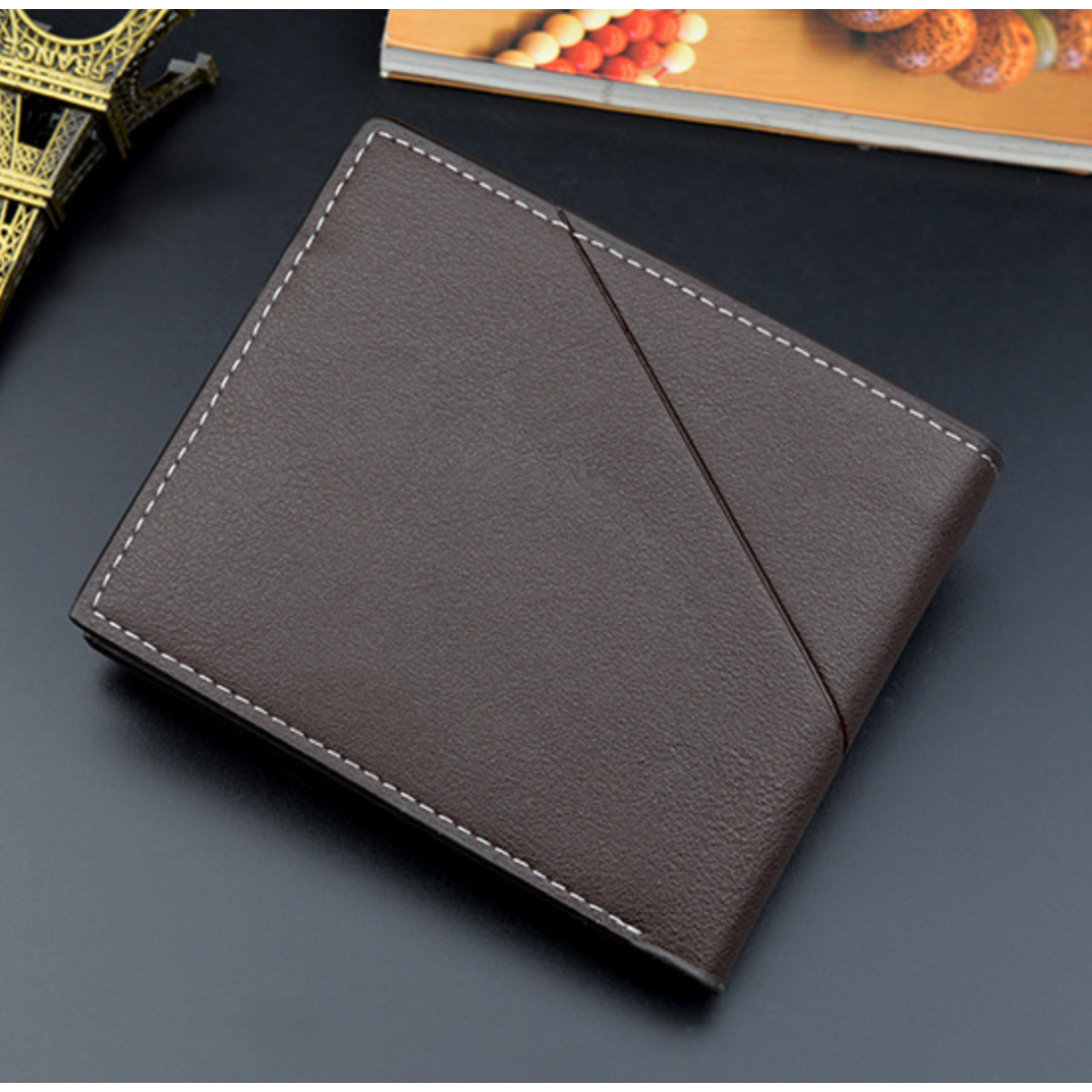【新品】カジュアル PUレザー二つ折りミニ財布　ダークブラウン メンズのファッション小物(折り財布)の商品写真