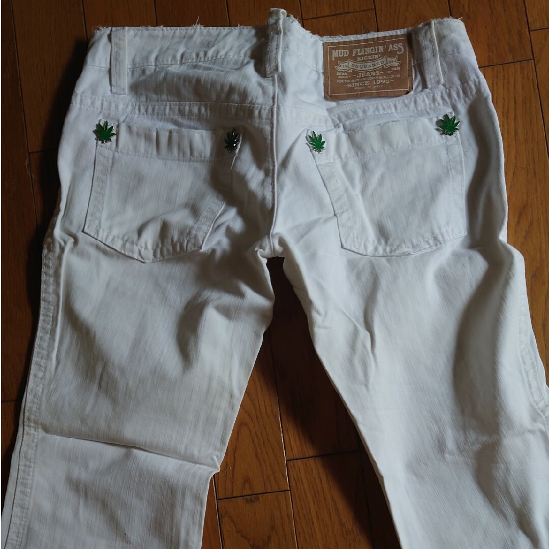 DSQUARED2(ディースクエアード)のDSQUARED白ベルボデニム メンズのパンツ(デニム/ジーンズ)の商品写真