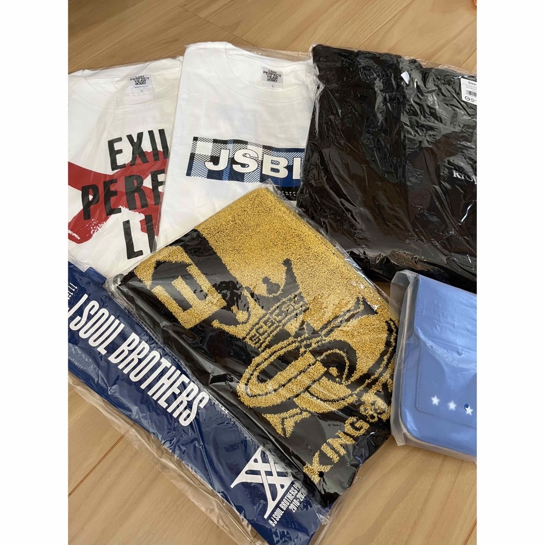 三代目Tシャツ パーカー エンタメ/ホビーのタレントグッズ(アイドルグッズ)の商品写真