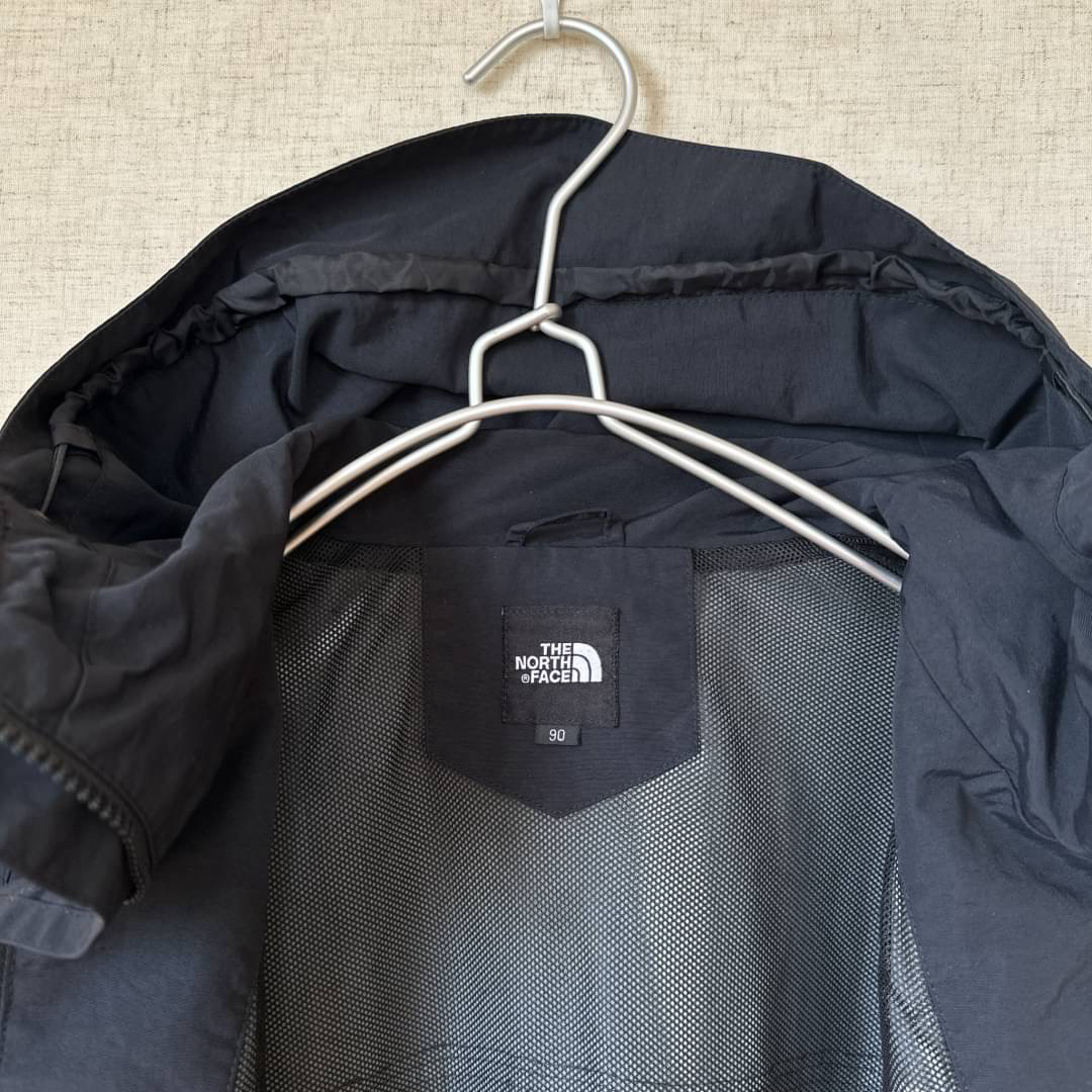 THE NORTH FACE(ザノースフェイス)のノースフェイス マウンテンパーカー ナイロンジャケット メンズS ブラック メンズのジャケット/アウター(マウンテンパーカー)の商品写真