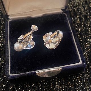 MIKIMOTO - MIKIMOTO パール イヤリング バラ シルバー 真珠 小粒の ...