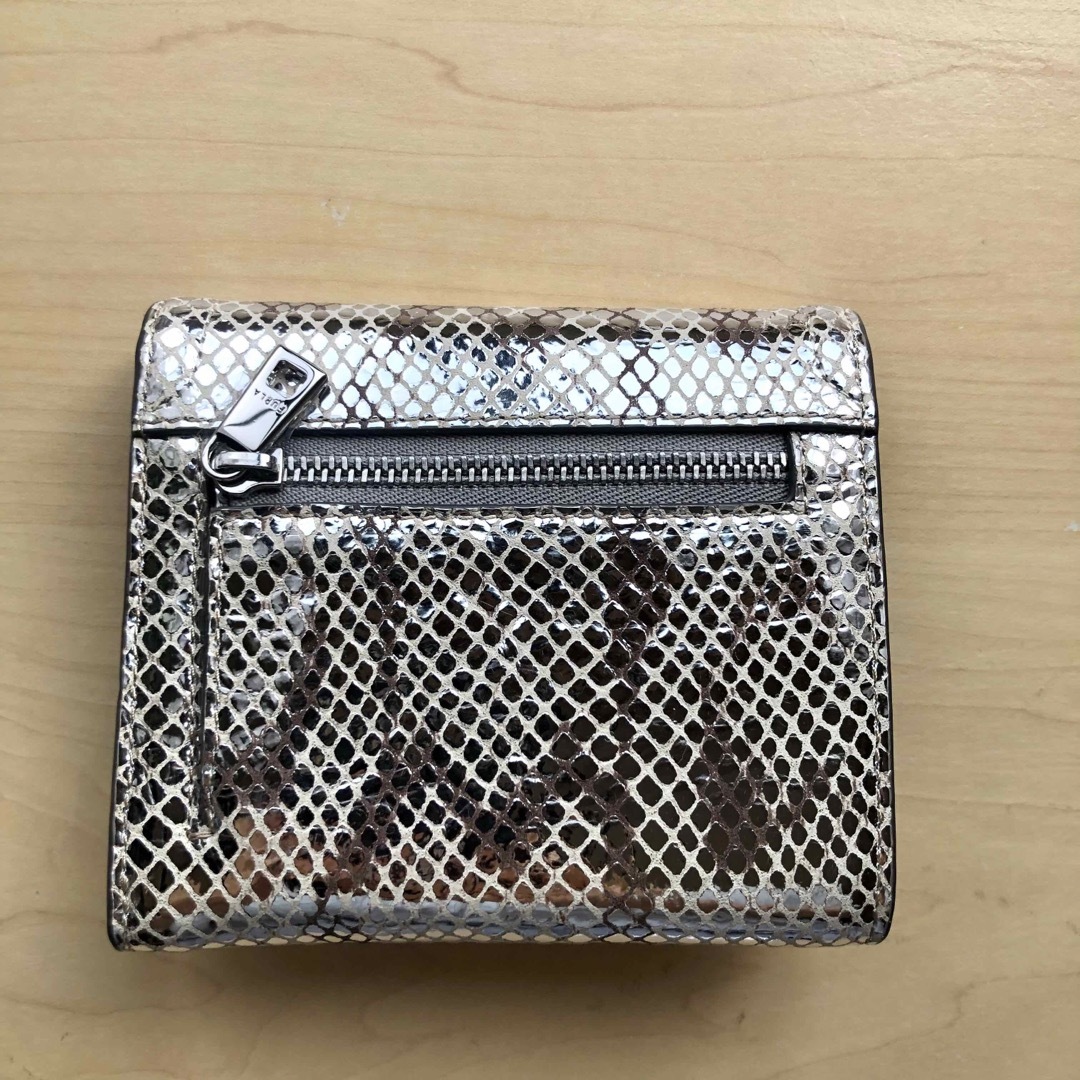 ★新品★FURLA　フルラ　レザー　三つ折り財布　ミニ財布　ヘビ柄　シルバー