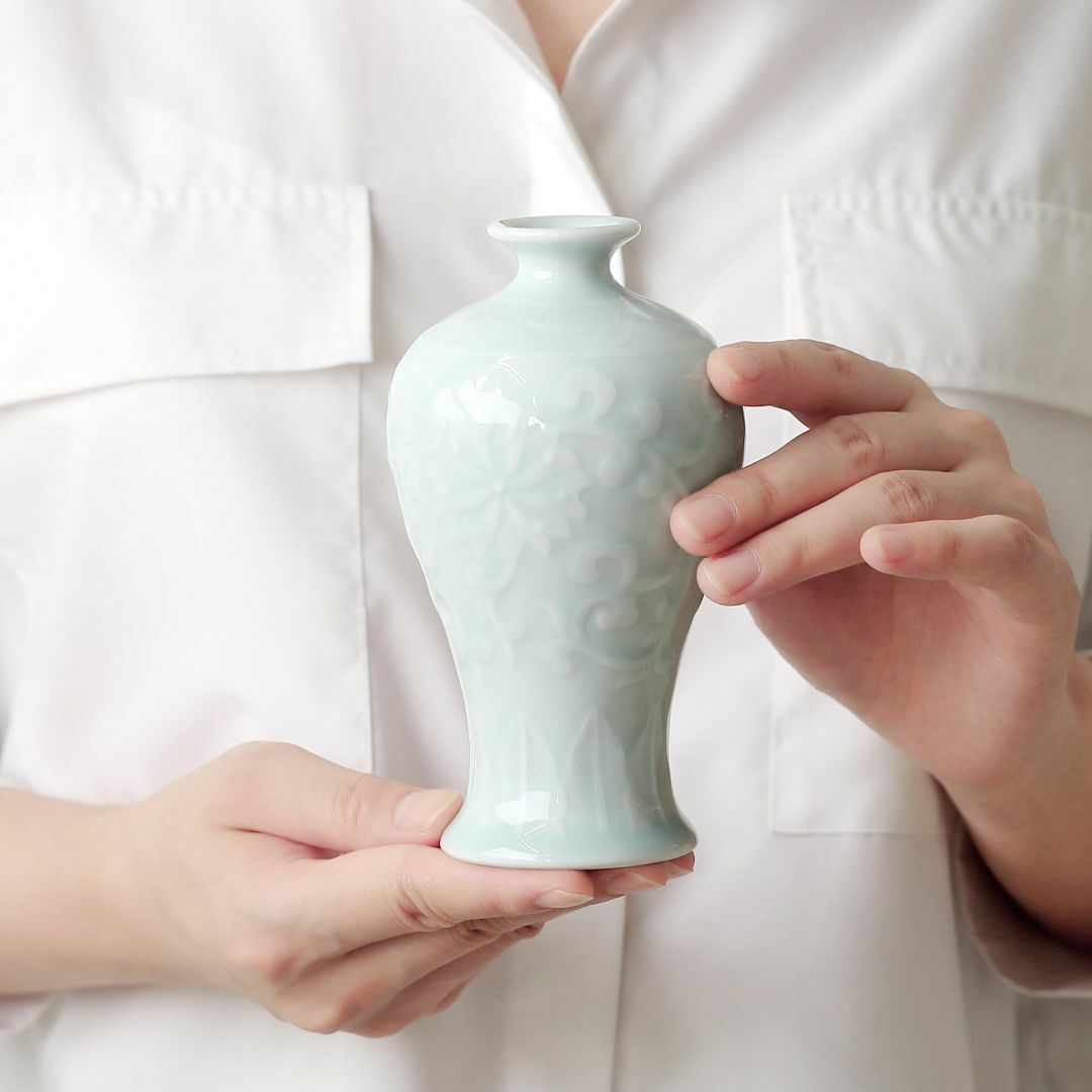 【色: MP-1】手彫り景徳鎮青釉磁器立体レリーフ花器 小さな 生け花 飾り瓶