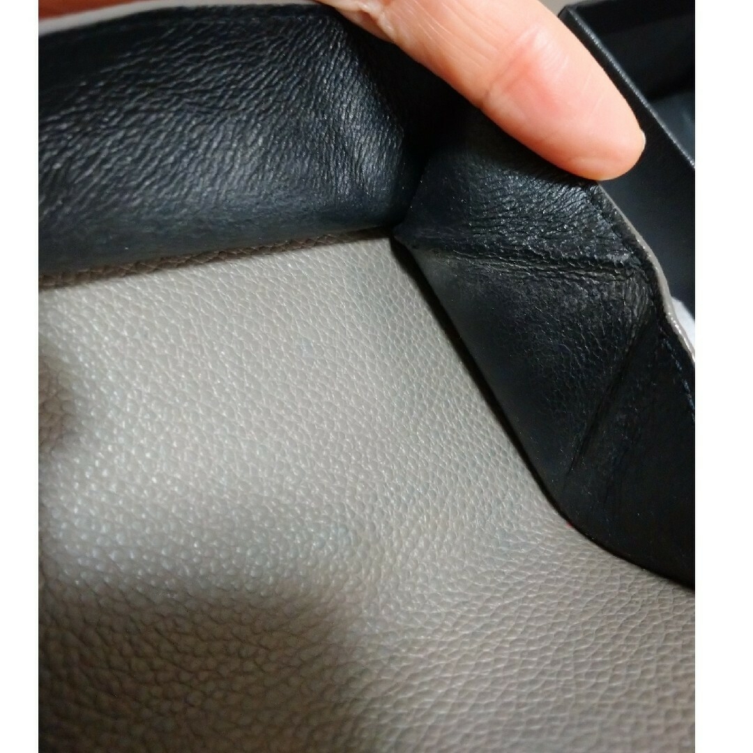 Saint Laurent(サンローラン)のサンローラン/ロゴコンパクトウォレット/ミニ財布/三つ折り財布 レディースのファッション小物(財布)の商品写真