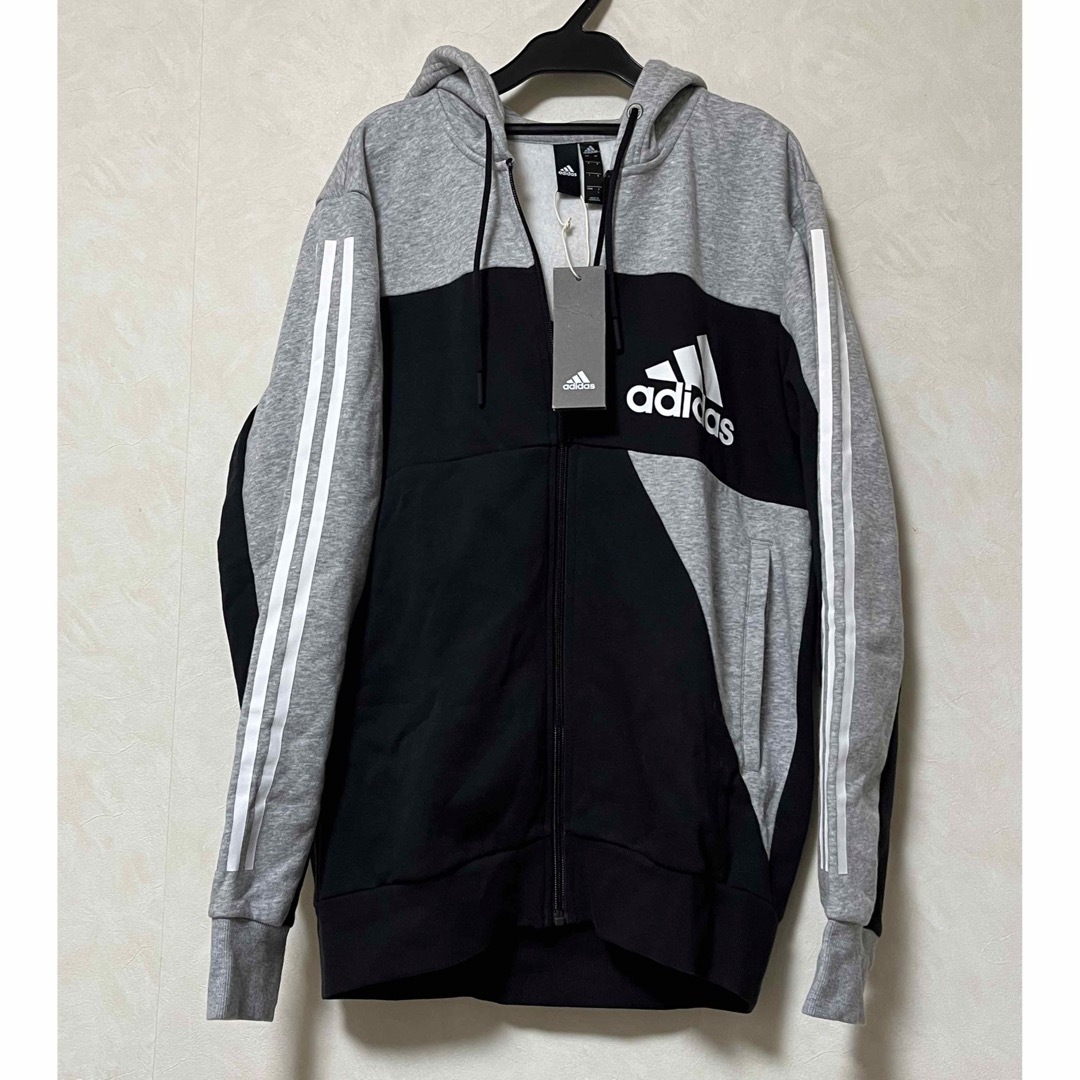 8789円新品タグ付き　adidas 裏起毛スエットパーカー　ブラックグレー