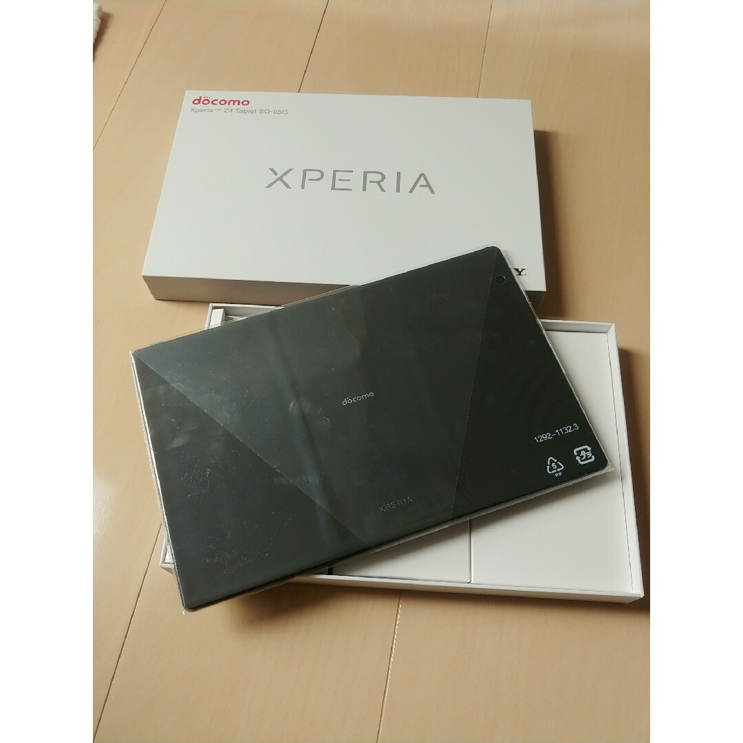 SONY Xperia Z4 Tablet SO-05G Black　フィルム付