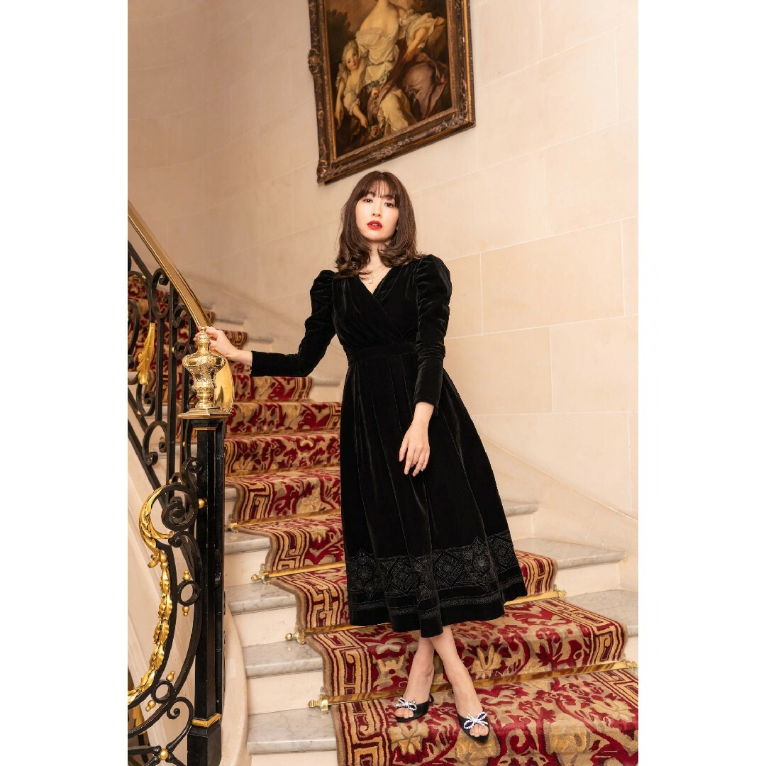 ハーリップトゥ　Embroidered Velour Midi Dress