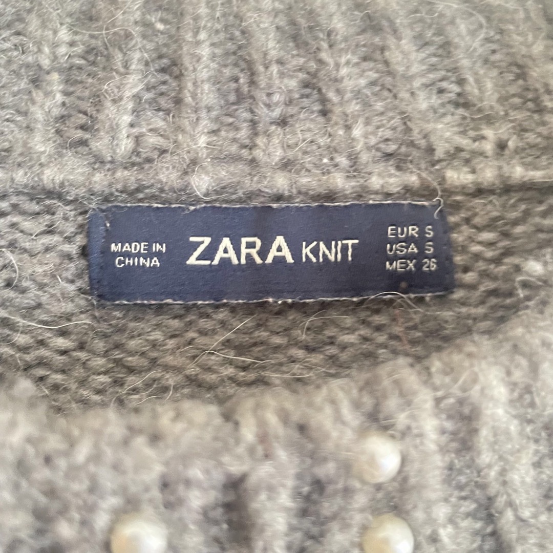 ZARA(ザラ)の急遽最終価格！ZARA パールビジューボリュームスリーブニットトップス　グレー レディースのトップス(ニット/セーター)の商品写真