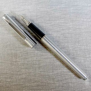 シェーファー(SHEAFFER)の【送料込み】シェーファー 万年筆 シルバーカラー(ペン/マーカー)