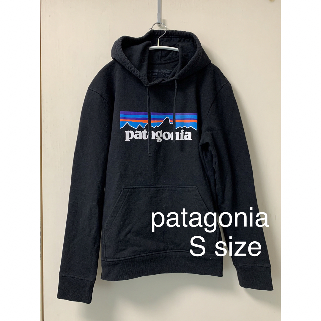 patagonia(パタゴニア)のパタゴニア　パーカー　Sサイズ　ブラック メンズのトップス(パーカー)の商品写真