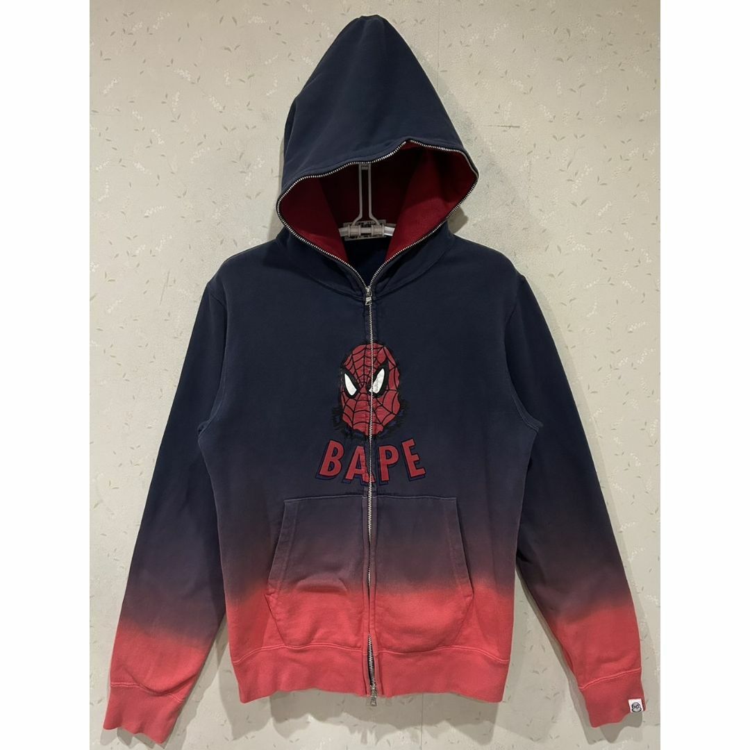 A BATHING APE(アベイシングエイプ)のん メンズのトップス(パーカー)の商品写真