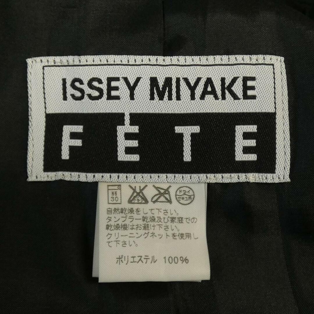 【美品】イッセイミヤケ/ISSEY MIYAKE コート　プリーツ加工　ベルト付