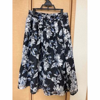 【美品】膝丈 花柄フレアスカート(ネイビー)(ひざ丈スカート)