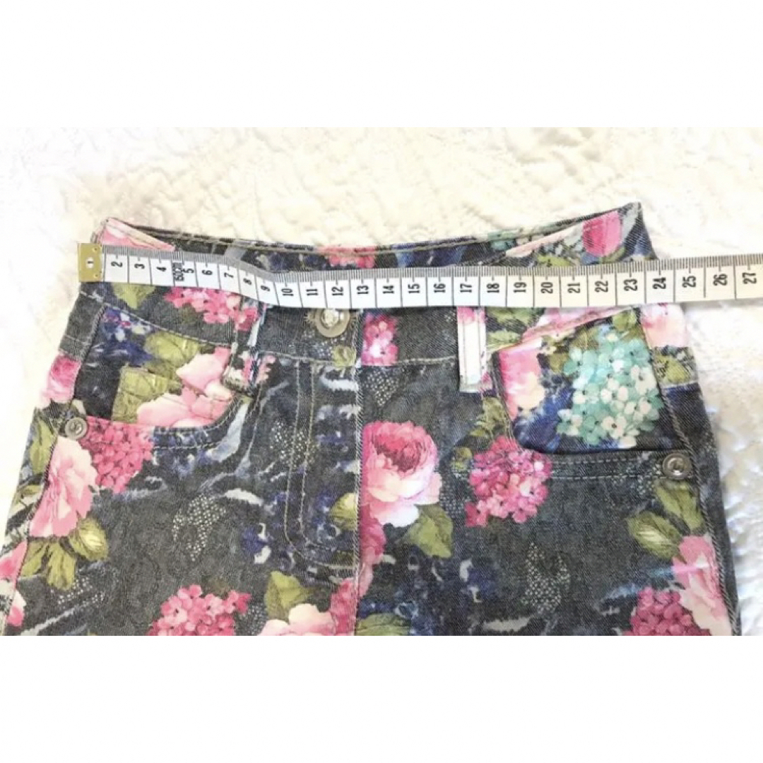 花柄パンツ デニム　100 cm キッズ/ベビー/マタニティのキッズ服女の子用(90cm~)(パンツ/スパッツ)の商品写真