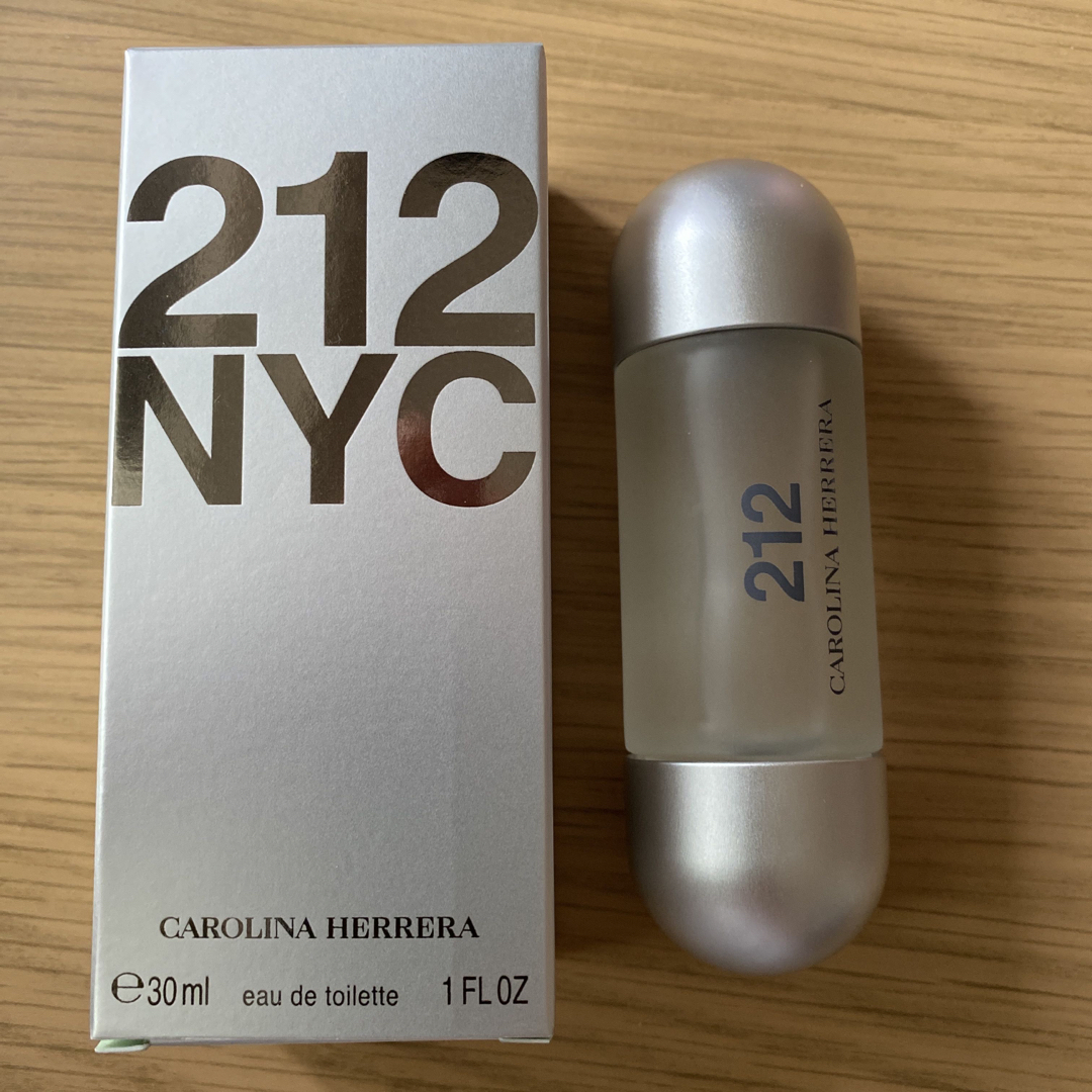 CAROLINA HERRERA(キャロライナヘレナ)の香水　CLH 212 オードトワレ コスメ/美容の香水(香水(女性用))の商品写真