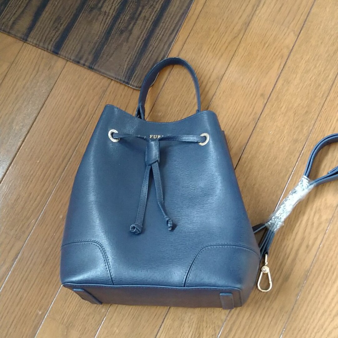 【美品】FURLA　ショルダーバッグ　ネイビー