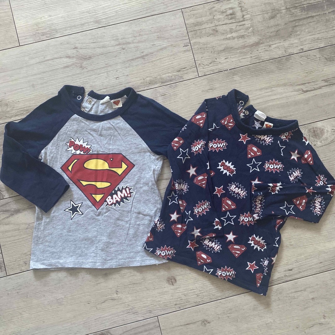 H&M(エイチアンドエム)のH&M♡ スーパーマン　ロンT 2枚セット キッズ/ベビー/マタニティのキッズ服男の子用(90cm~)(Tシャツ/カットソー)の商品写真