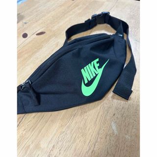 ナイキ(NIKE)のつん様専用！新品！NIKE  ボディバッグ(ボディバッグ/ウエストポーチ)