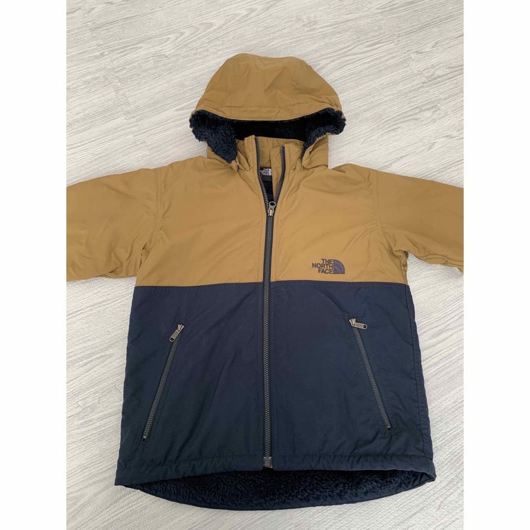 THE NORTH FACE(ザノースフェイス)の ノースフェイス　コンパクト ノマド ジャケット　140cm 美品　 キッズ/ベビー/マタニティのキッズ服男の子用(90cm~)(ジャケット/上着)の商品写真