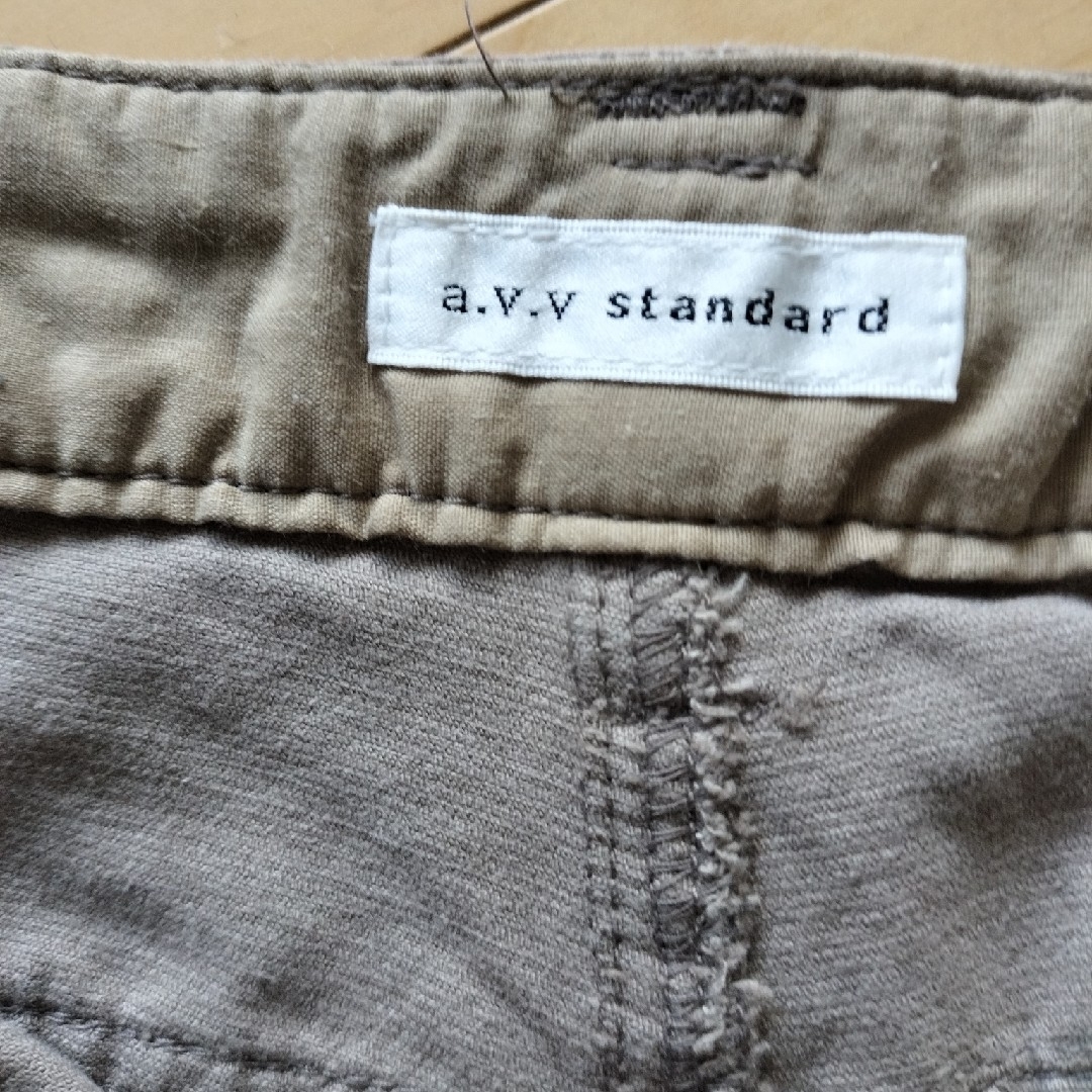 a.v.v(アーヴェヴェ)のa.v.v. standardコーデュロイパンツ レディースのパンツ(ショートパンツ)の商品写真