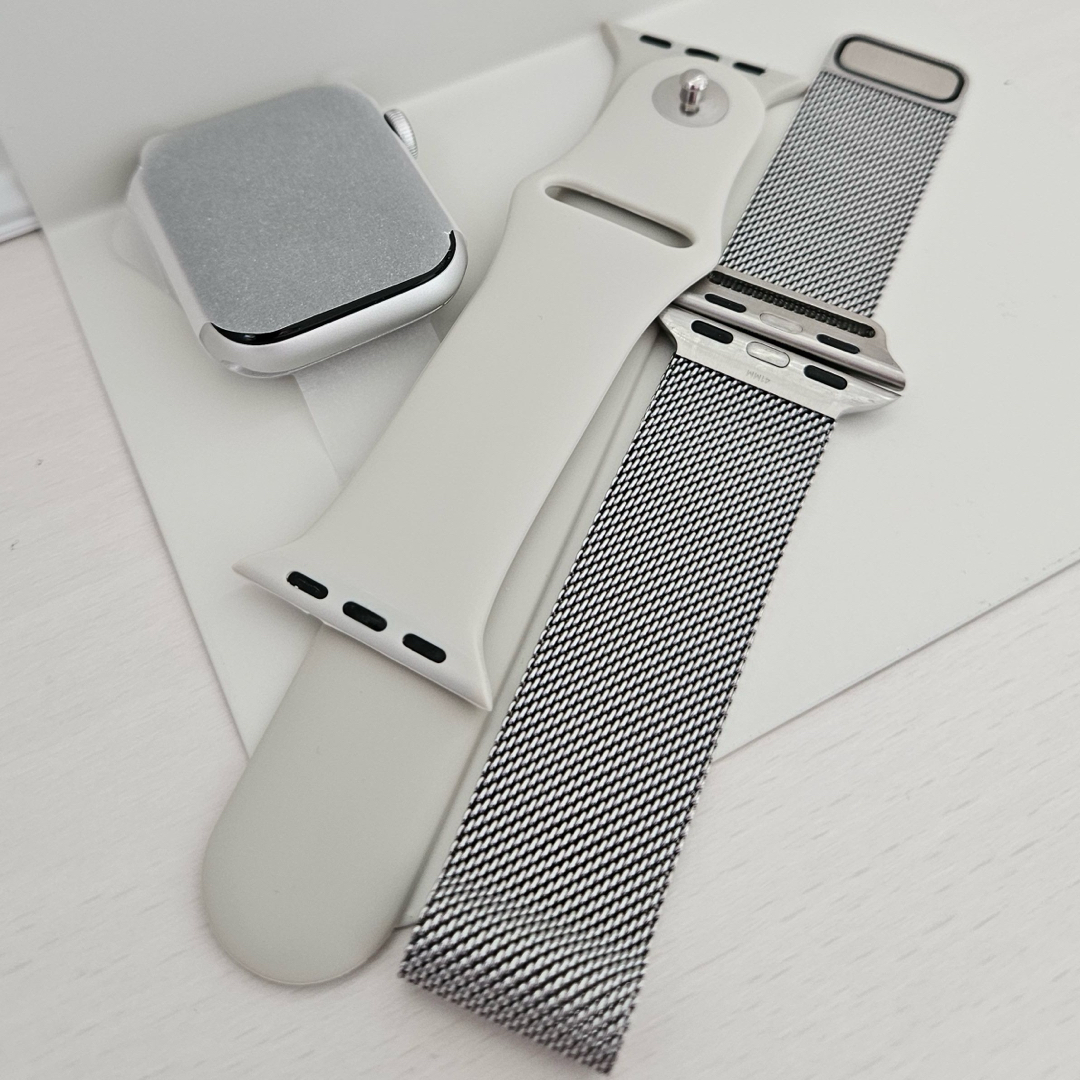 [美品]  Apple Watch SE2 40mm シルバー (バンド2本付)