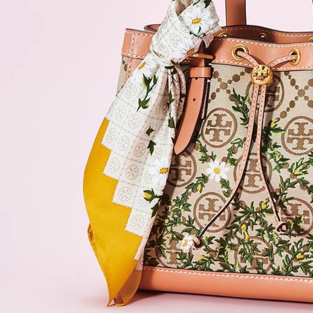 Tory Burch(トリーバーチ)のTORY BURCH ネッカチーフ　エンブロイダリー レディースのファッション小物(バンダナ/スカーフ)の商品写真