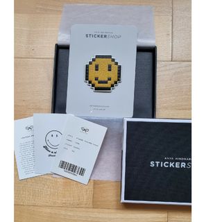 アニヤハインドマーチ(ANYA HINDMARCH)のアニヤハインドマーチ ステッカー Pixel Smiley(財布)