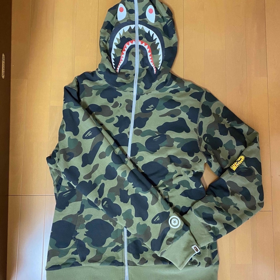 エイプ　シャーク パーカー 1st camo green × グレー