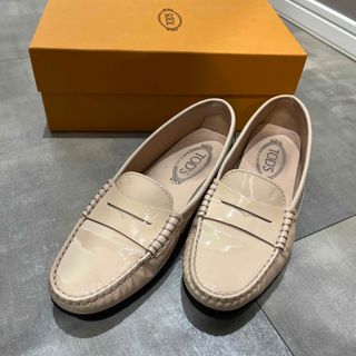 トッズ ベージュ ローファー/革靴(レディース)の通販 57点 | TOD'Sの ...