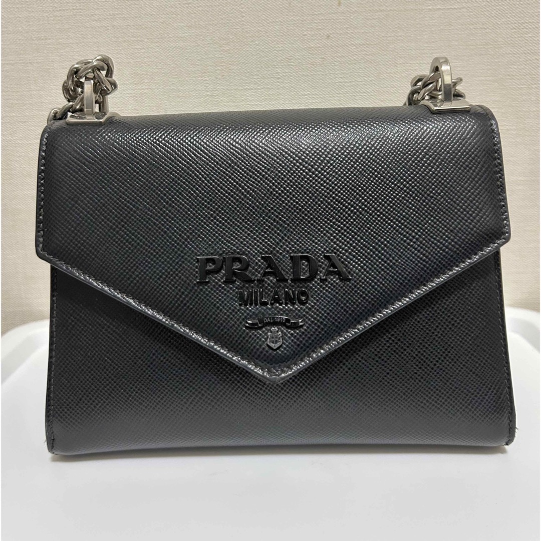 PRADA(プラダ)のPRADA  プラダ　モノクローム　バッグ　黒　1BD127 レディースのバッグ(ショルダーバッグ)の商品写真