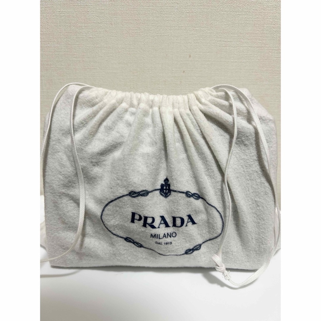 PRADA(プラダ)のPRADA  プラダ　モノクローム　バッグ　黒　1BD127 レディースのバッグ(ショルダーバッグ)の商品写真