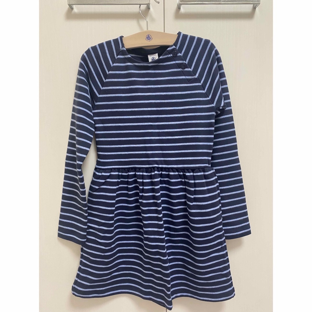 PETIT BATEAU(プチバトー)のプチバトー　裏起毛　ワンピース　8ans 新品未使用 キッズ/ベビー/マタニティのキッズ服女の子用(90cm~)(ワンピース)の商品写真