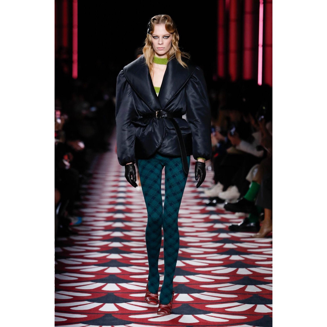 MIU MIU - 美品 ミュウミュウ ウエストベルト テーラード ダウン MIU MIU - 美品 ミュウミュウ ウエストベルト テーラード ダウン