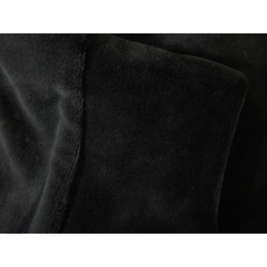 PUMA(プーマ)の新品 60％OFF! プーマ XL エレガントなベロア生地 パーカー 黒ブラック レディースのトップス(パーカー)の商品写真