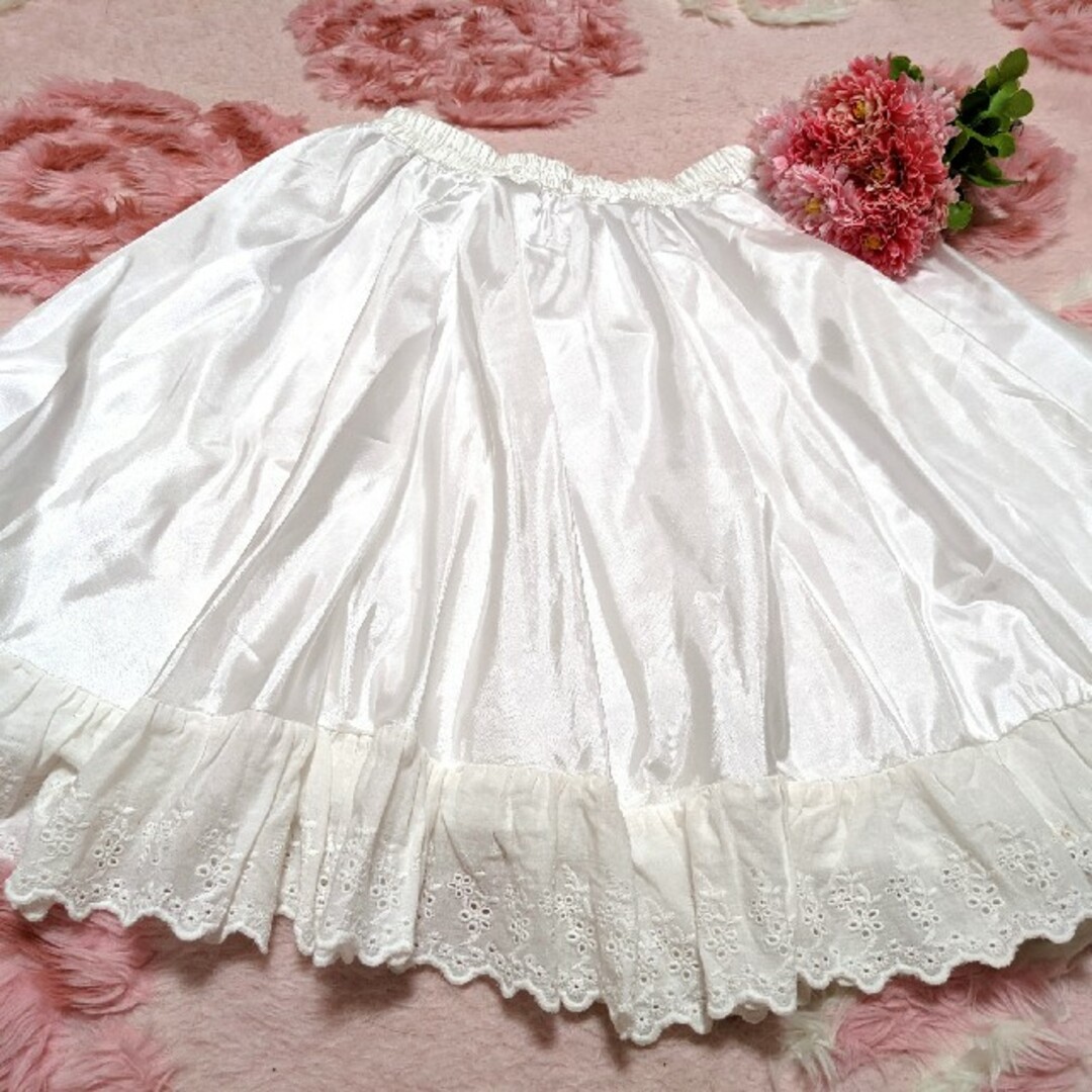 LIZ LISA(リズリサ)のリズリサ♥白♥ツルツル♥パニエ♥2枚♥強烈に♥ボリューム♥フリル付き♥スカート レディースのスカート(ひざ丈スカート)の商品写真