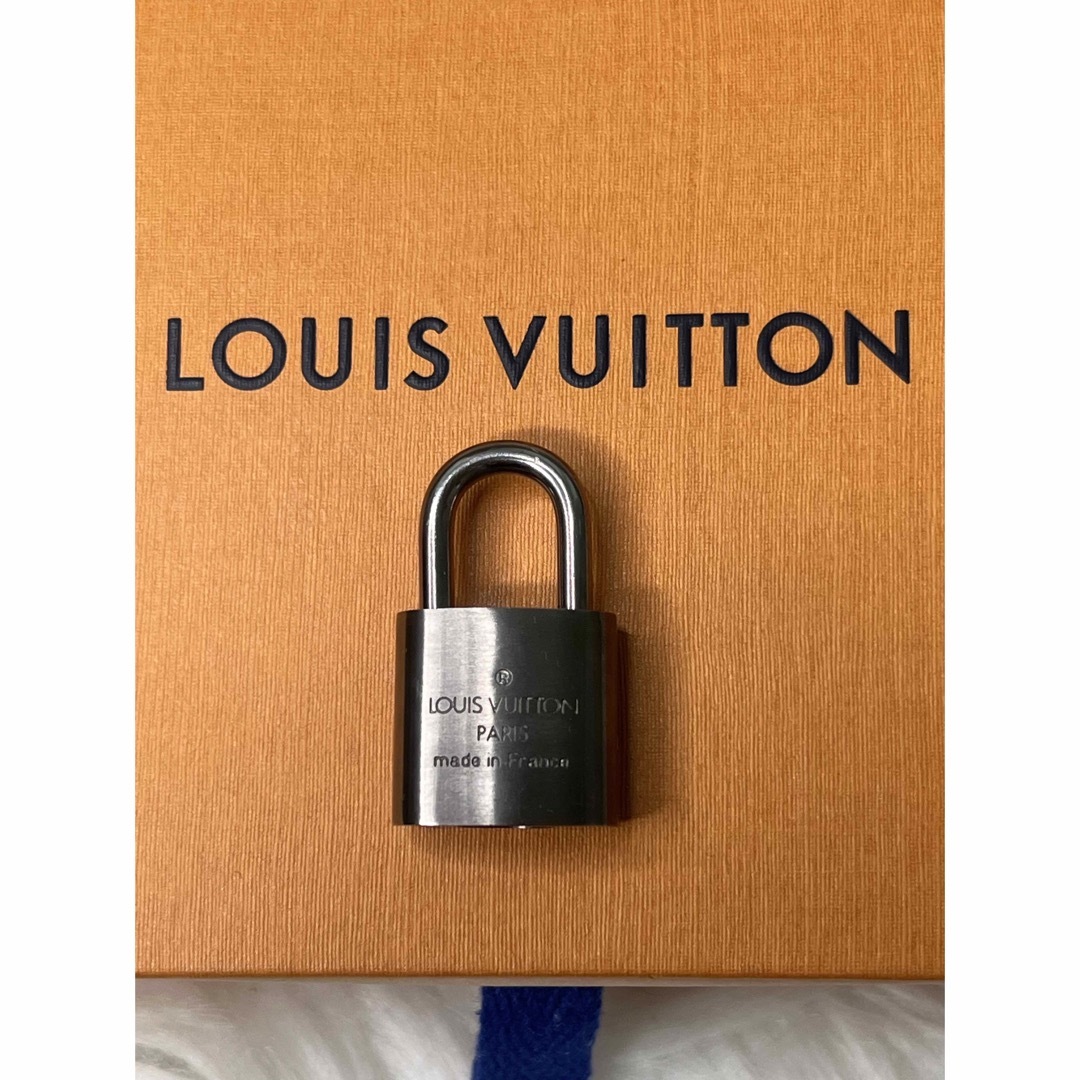 【限定】Louis Vuitton  ガンメタブラック パドロック ネックレス誕生日プレゼント