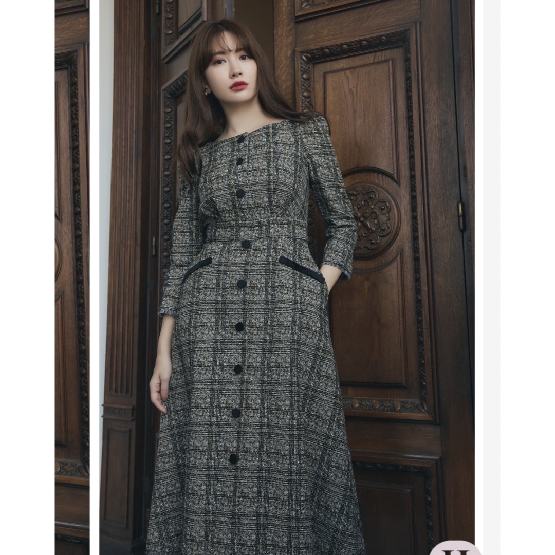 Her lip to Classic Tweed Midi Dress