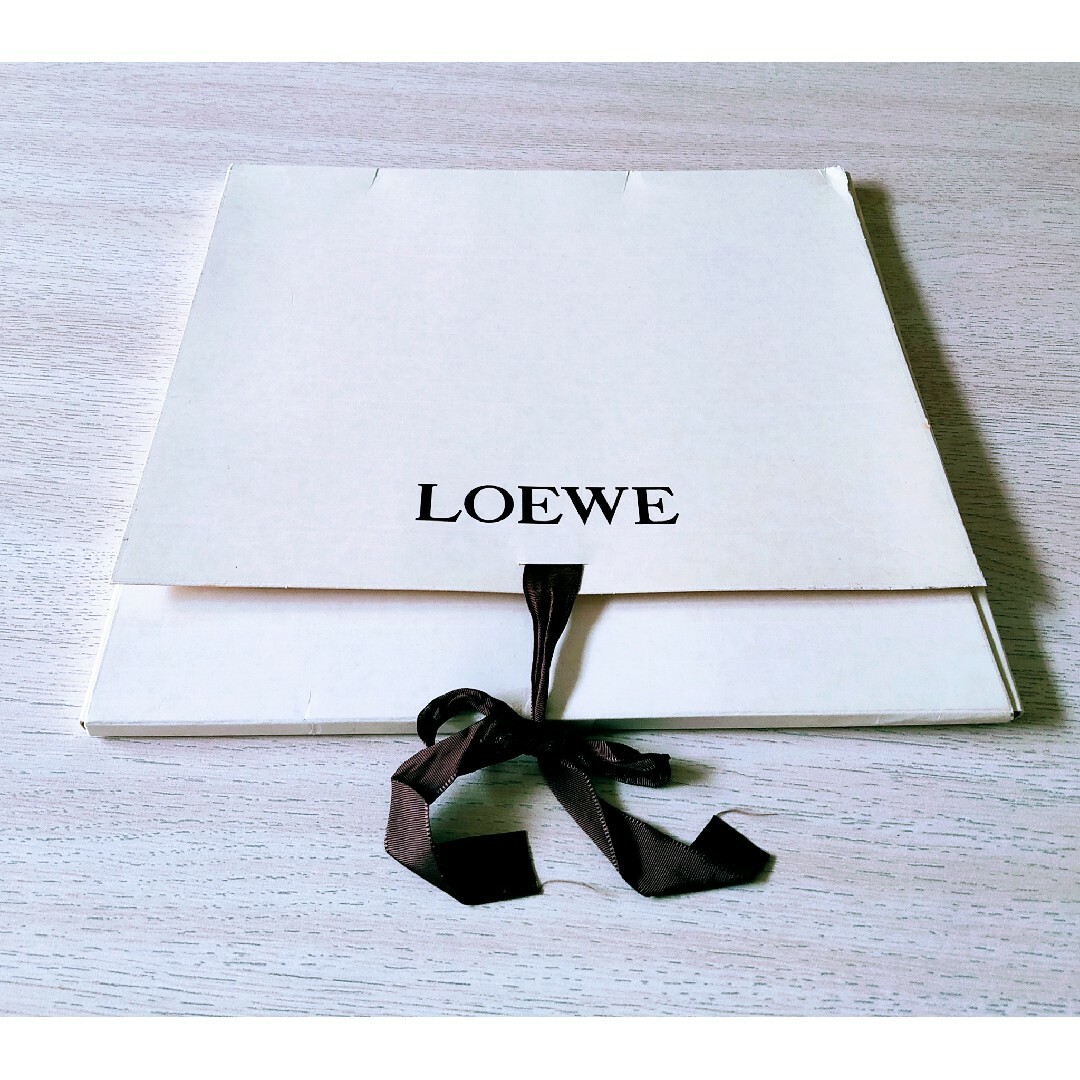 最終お値下げ【LOEWE】☆新品・未使用☆ シルク100% 大判スカーフ