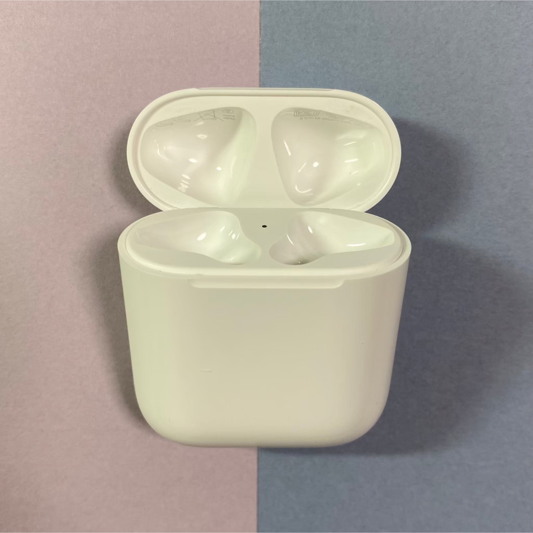 Apple(アップル)のAirPods 充電ケース　第1世代　第一世代　充電器　ケース　充電　A1602 スマホ/家電/カメラのオーディオ機器(ヘッドフォン/イヤフォン)の商品写真