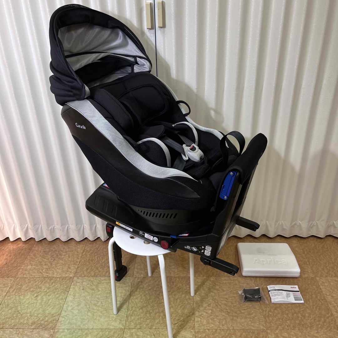 Aprica(アップリカ)のクリーニング済　☆美品☆　アップリカ　クルリラ　ISOFIX　回転式　ブラック キッズ/ベビー/マタニティの外出/移動用品(自動車用チャイルドシート本体)の商品写真