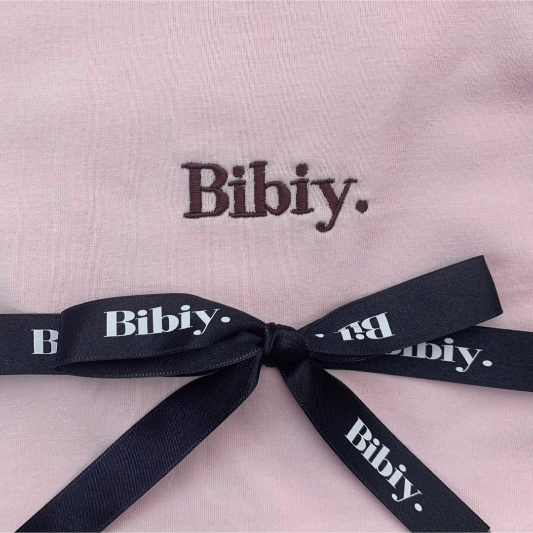 épine(エピヌ)のbibiy. ロゴTシャツ レディースのトップス(Tシャツ(半袖/袖なし))の商品写真