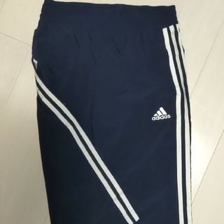 アディダス(adidas)のアディダス膝丈短パン(パンツ/スパッツ)