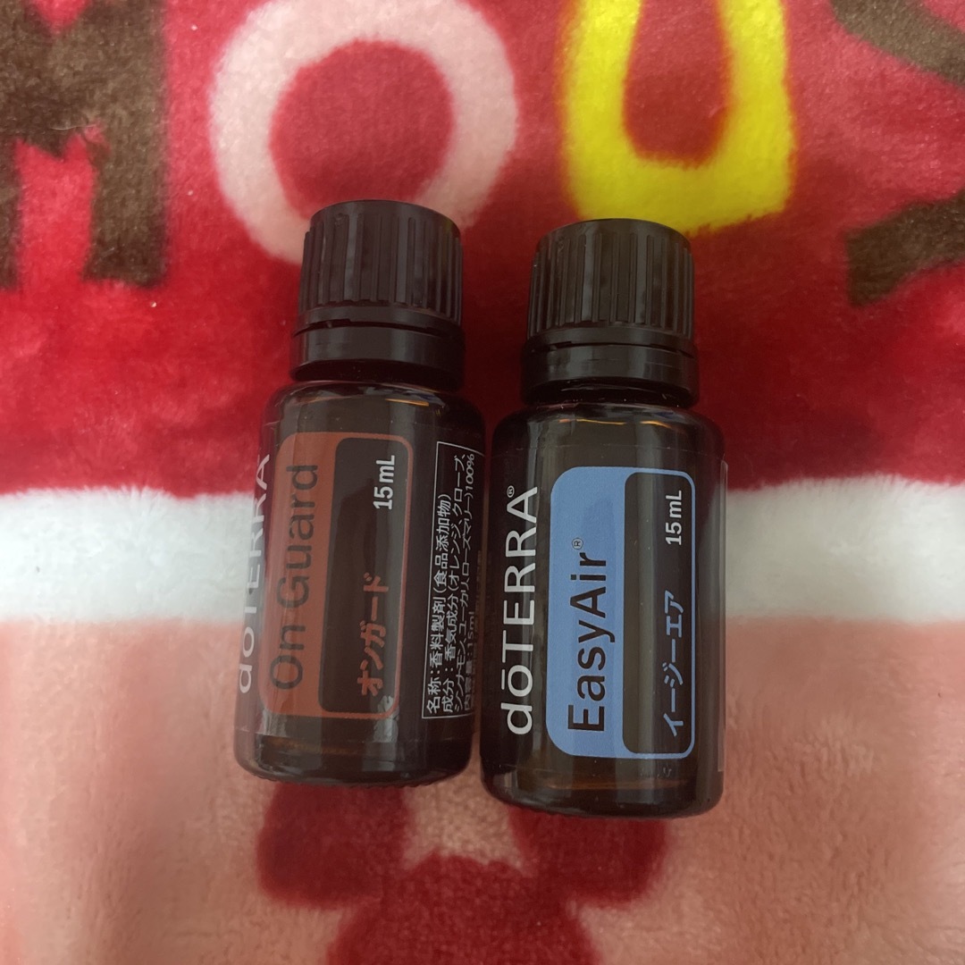 doTERRA(ドテラ)の【新品未使用品】doTERRA オンガード15ml&イージーエア15ml コスメ/美容のリラクゼーション(アロマオイル)の商品写真