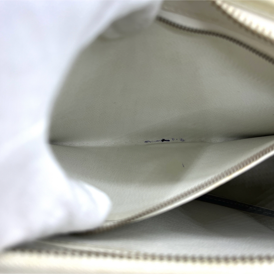Hermes(エルメス)の良品 エルメス トリム31 トリヨンクレマンス ホワイト ゴールド金具 ブランド レディースのバッグ(ショルダーバッグ)の商品写真