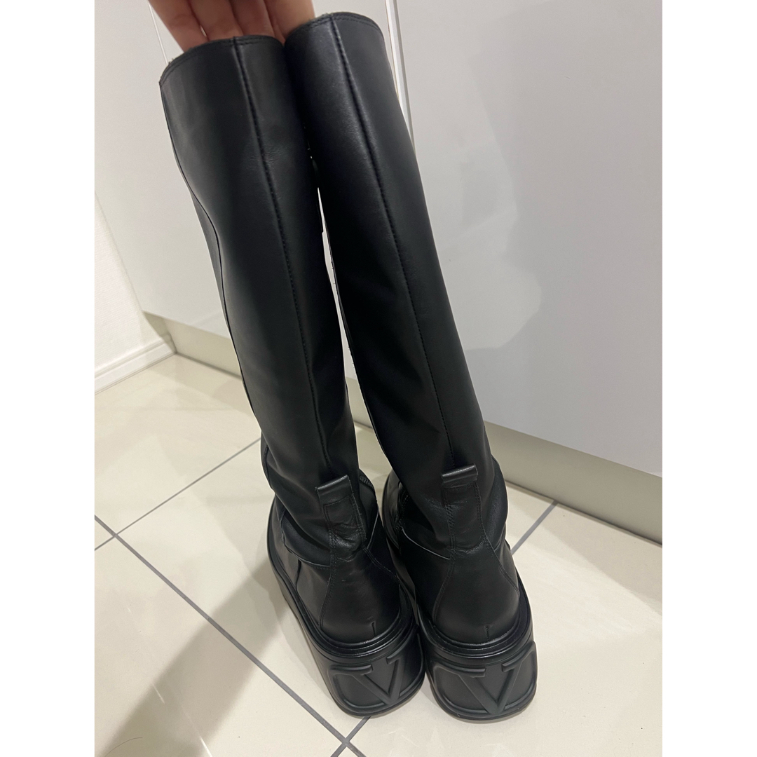 VALENTINO - Valentino ユニークフォームカーフスキンブーツ 37の通販